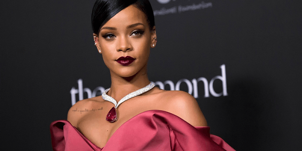 Rihanna dará bolsas de estudos para EUA de até US$ 50 mil