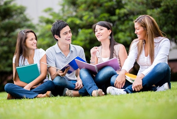 High School: Quais os motivos que fazem os pais investirem?