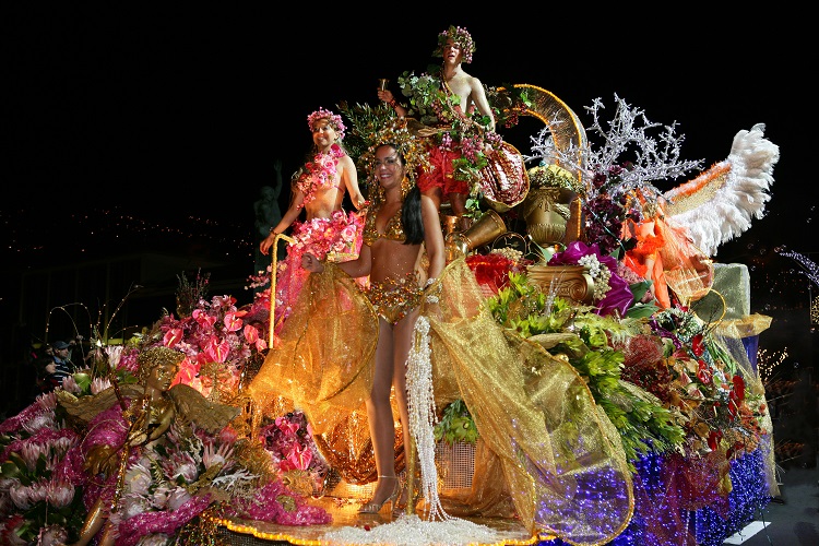 Carnaval na Ilha da Madeira : Cinco motivos para curtir