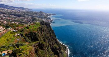 5 bebidas para provar na Ilha da Madeira