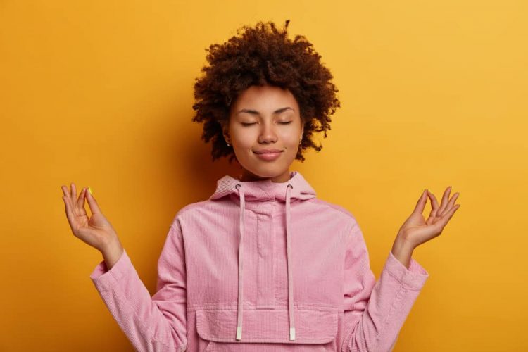 Saúde mental no intercâmbio: principais desafios e como se preparar para uma viagem internacional