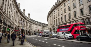 Escola de intercâmbios oferece desconto de R$ 3 mil para Londres fonte: https://optimaintercambio.com.br/