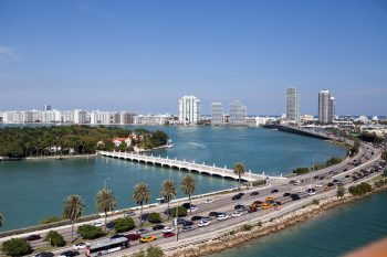 miami city traffic waterway 2690191