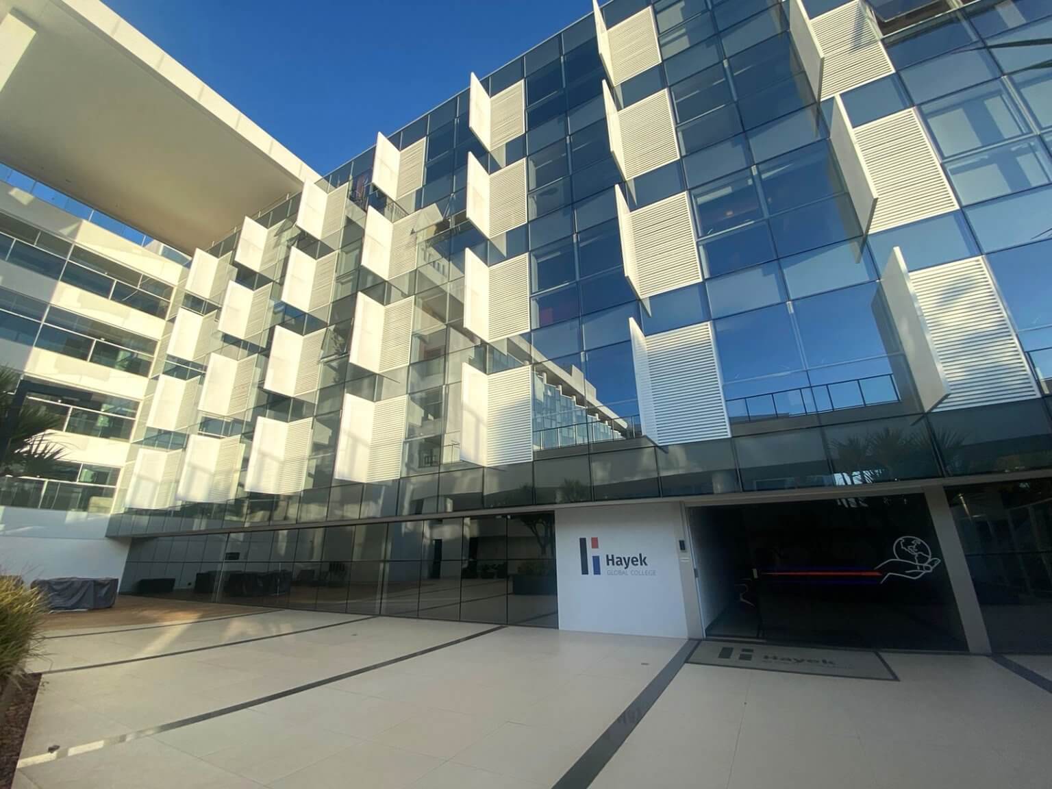 Hayek Global College marca presença no Salão do Estudante 2024 Hayek Global College marca presença no Salão do Estudante 2024